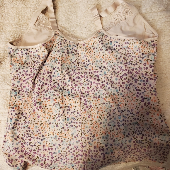 Ruby Ribbon Cami - Picture 2 of 5